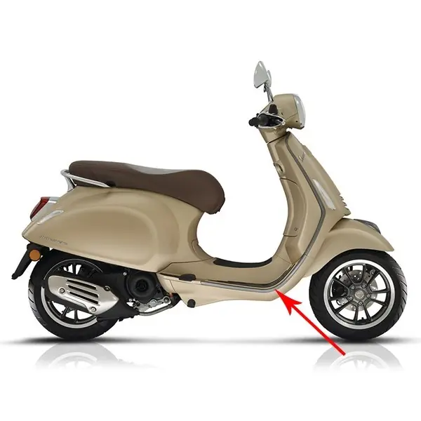 Must-Have sierstrip Piaggio origineel treeplank rechtsonder antraciet past op primavera cm298802